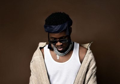 Midous the Negro decide acordar na “Aurora” e lança um “Copo d’ Vinho”