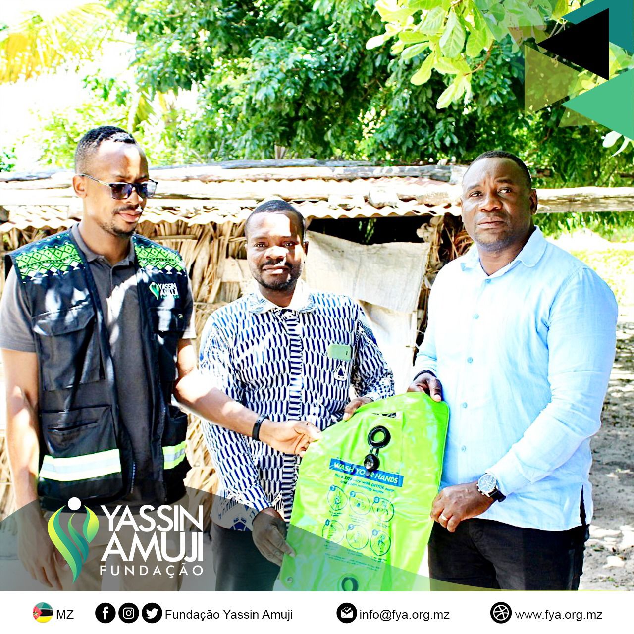 Fundação Yassin Amuji e Al-Imdaad Foundation doam recipientes para água em Vilankulo