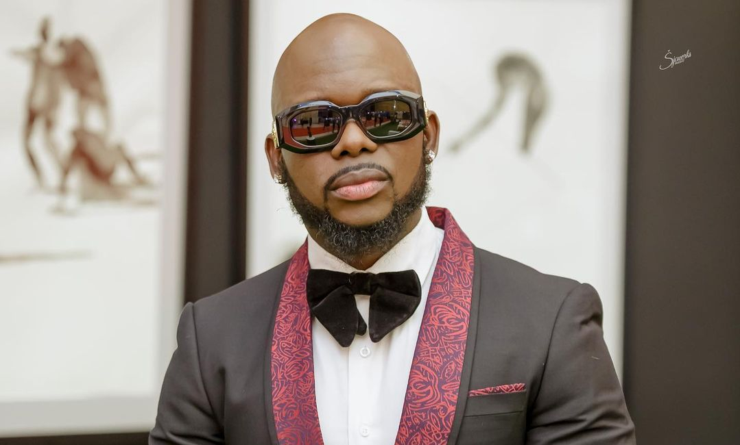 Em meio às manifestações, Mr. Bow alegra o povo em Maxixe