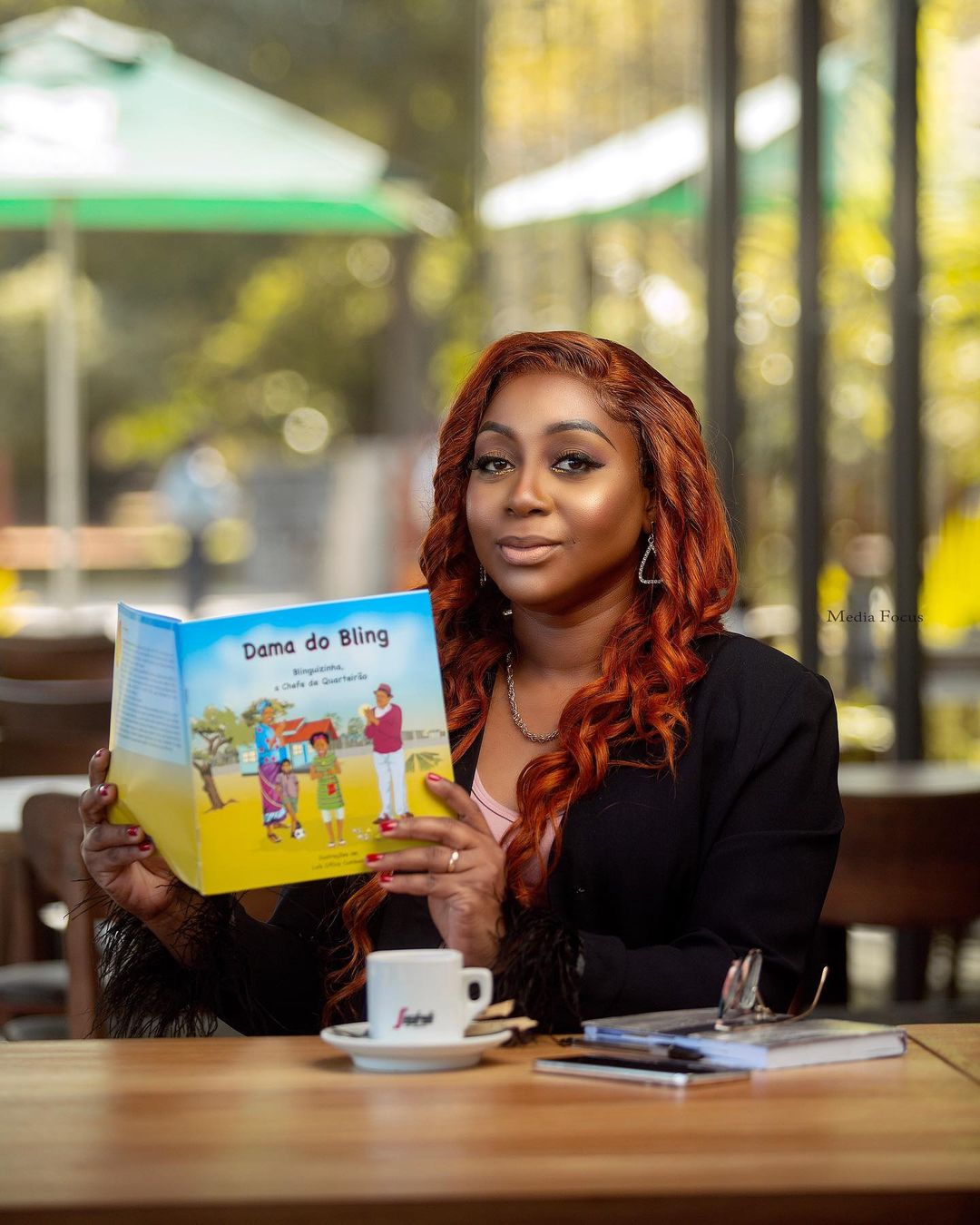 “Blinguizinha, a Chefe do quarteirão” – terceiro livro da Dama do Bling