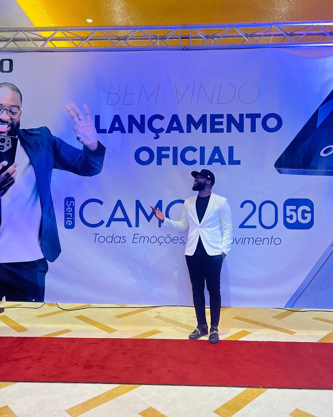 Artistas e influencers moçambicanos no lançamento do novo smartphone da Tecno
