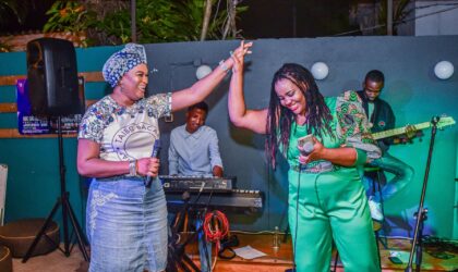 Musicistas Iveth e Lalah Mahigo (en)cantam na 16Neto com uma performance memorável