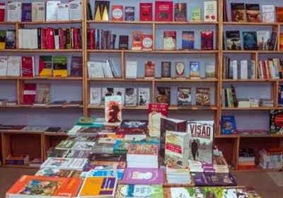LITERATURA MOÇAMBICANA… PARA INGLÊS LER – Acto 2º: Escrever mal e parcamente, em “DESESPERANTO”