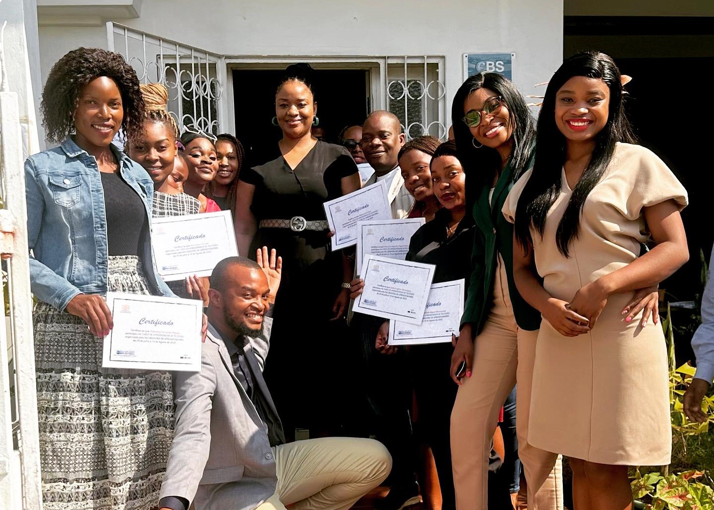 Futuros apresentadores formados com sucesso, num momento em que o país precisa