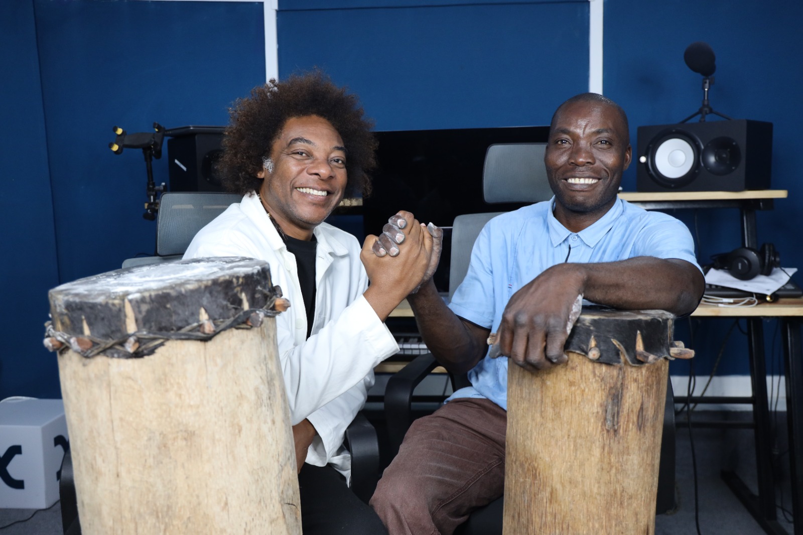 X-Hub acolhe workshop de percussão tradicional com Stewart Sukuma e Ângelo Martins