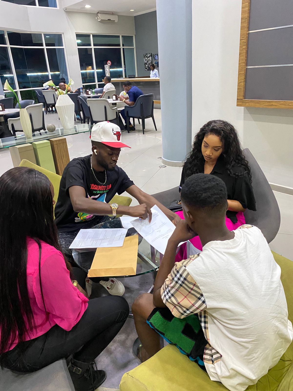 Bibas eleva o estilo em Nampula como madrinha de uma Agência de Moda