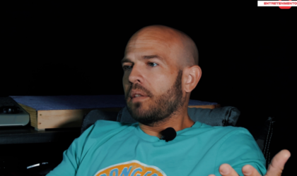 “O artista não deve ganhar 10 mil mts, levar 9 mil para ir fazer a sua vida e investir só mil na música” – Leeleo