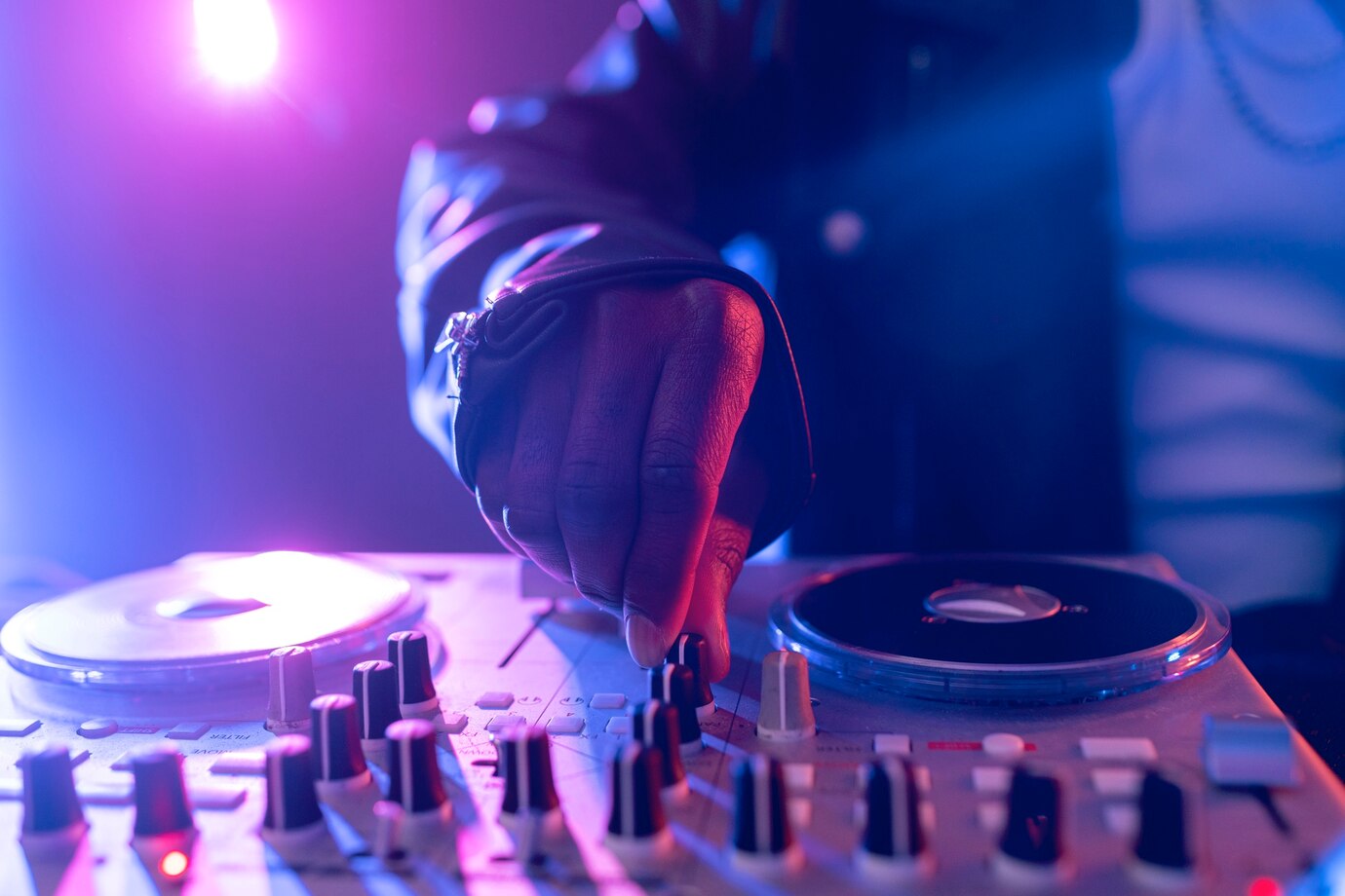 Detenção do DJ que Tocou “Trufafá” na Macia foi por motivos de proteção, afirma a Polícia