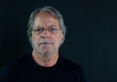 Mia Couto diz que as manifestações “são um apelo a um golpe de Estado”