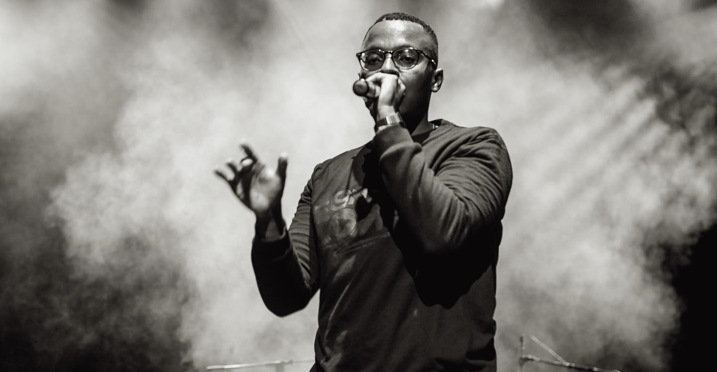 Ramadenny Picasso lança o seu primeiro álbum intitulado “Mesa para dois”, neste Sábado