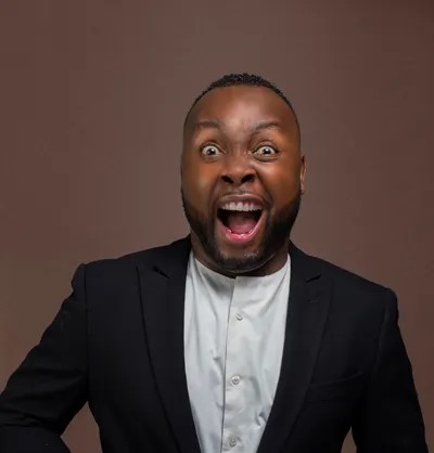 Sérgio Faife rompe barreiras com maratona épica de 60 Horas de Rádio sem pausas