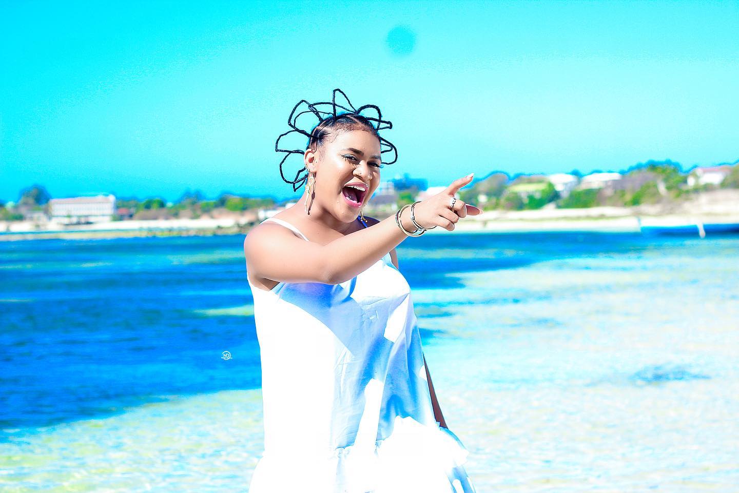 Lukie ganha o seu primeiro 1 milhão no Youtube com a música “Vão Falar” Lukie ganha o seu primeiro 1 milhão no Youtube com a música “Vão Falar”