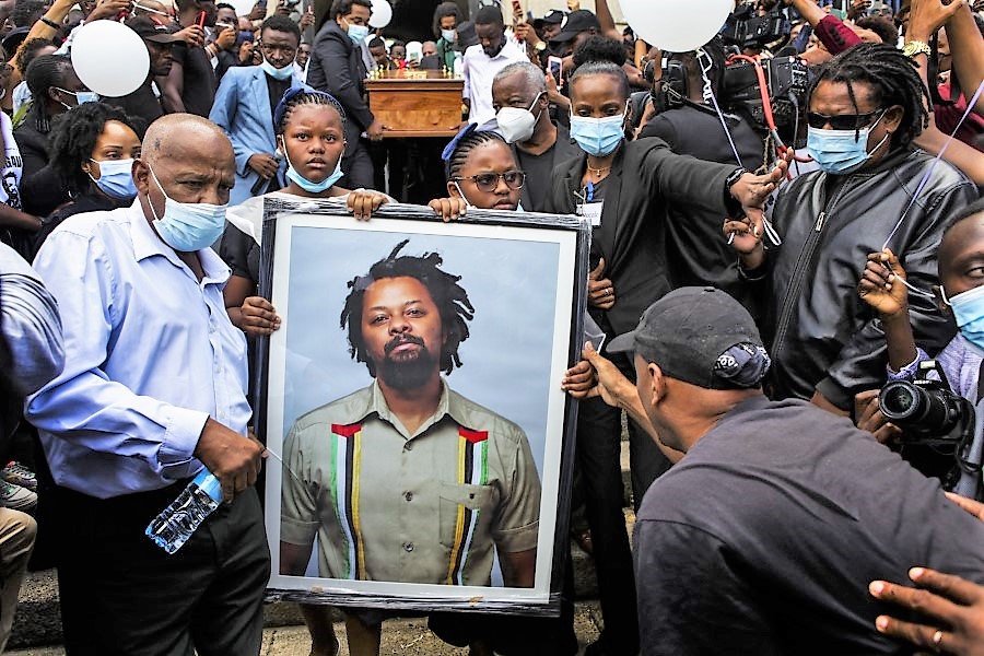 Livro escolar “mancha” legado do Mano Azagaia e gera revolta