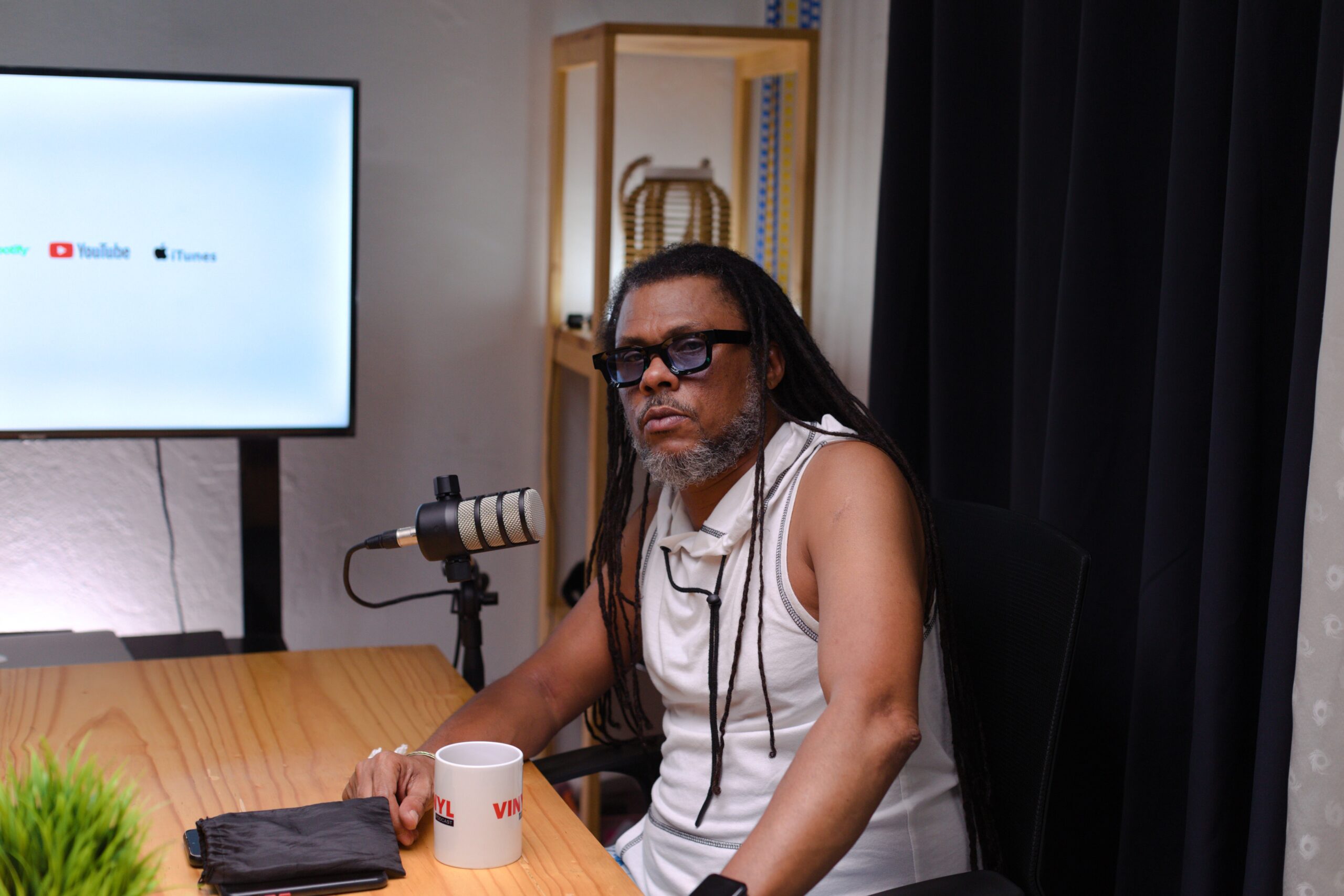 “Fazemos mais músicas de nigerianos e sul-africanos, mas não a nossa.” – Nelton Miranda