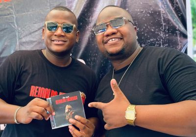 Por que artistas continuam a vender CDs físicos?