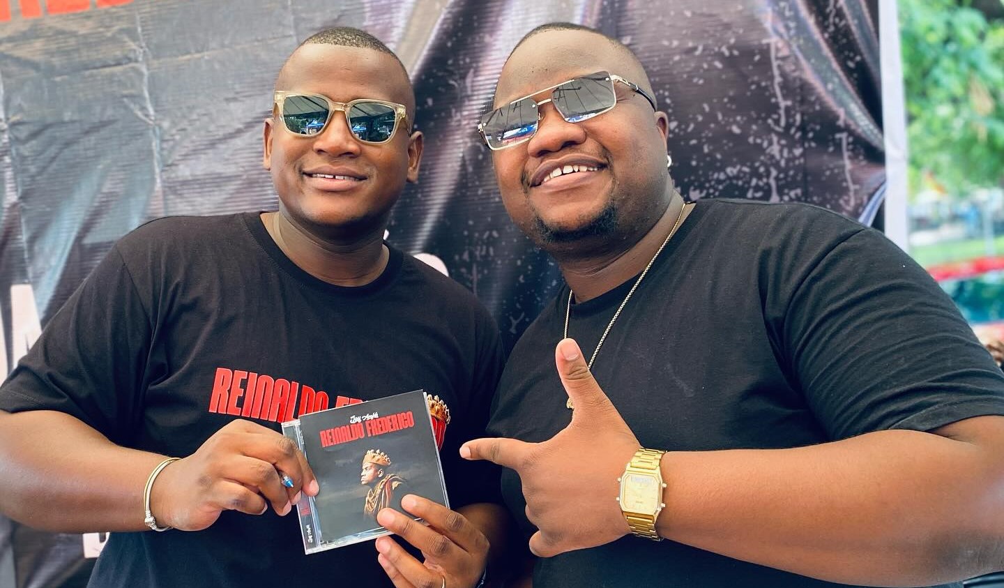 Por que artistas continuam a vender CDs físicos?