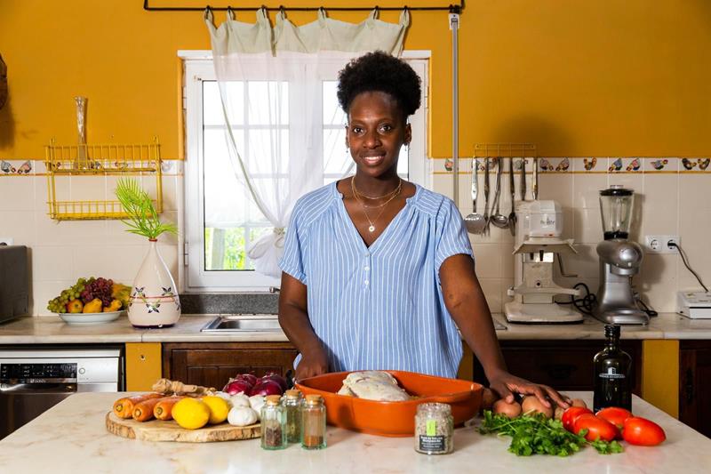 Nilsa Carona: A chef moçambicana que encantou o mundo com seu talento culinário e presença Online