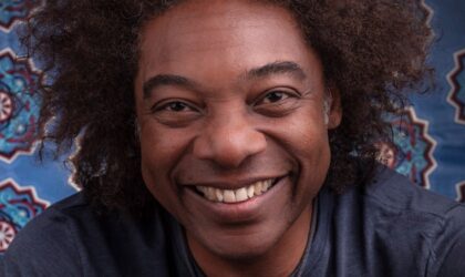 Stewart Sukuma Celebra 40 Anos de carreira em concerto beneficente