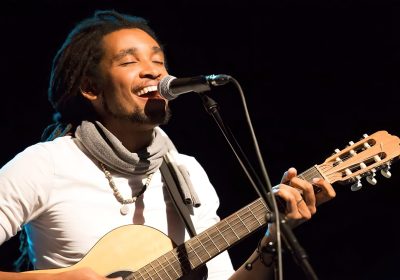 Michel William promove união e reflexão sobre racismo e xenofobia na música “Meu Valor” 