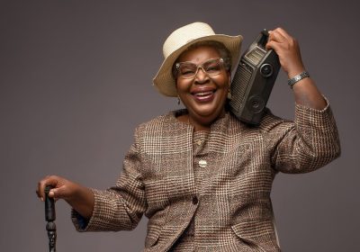 Paulina Chiziane fala sobre a libertação financeira das mulheres africanas em Angola 