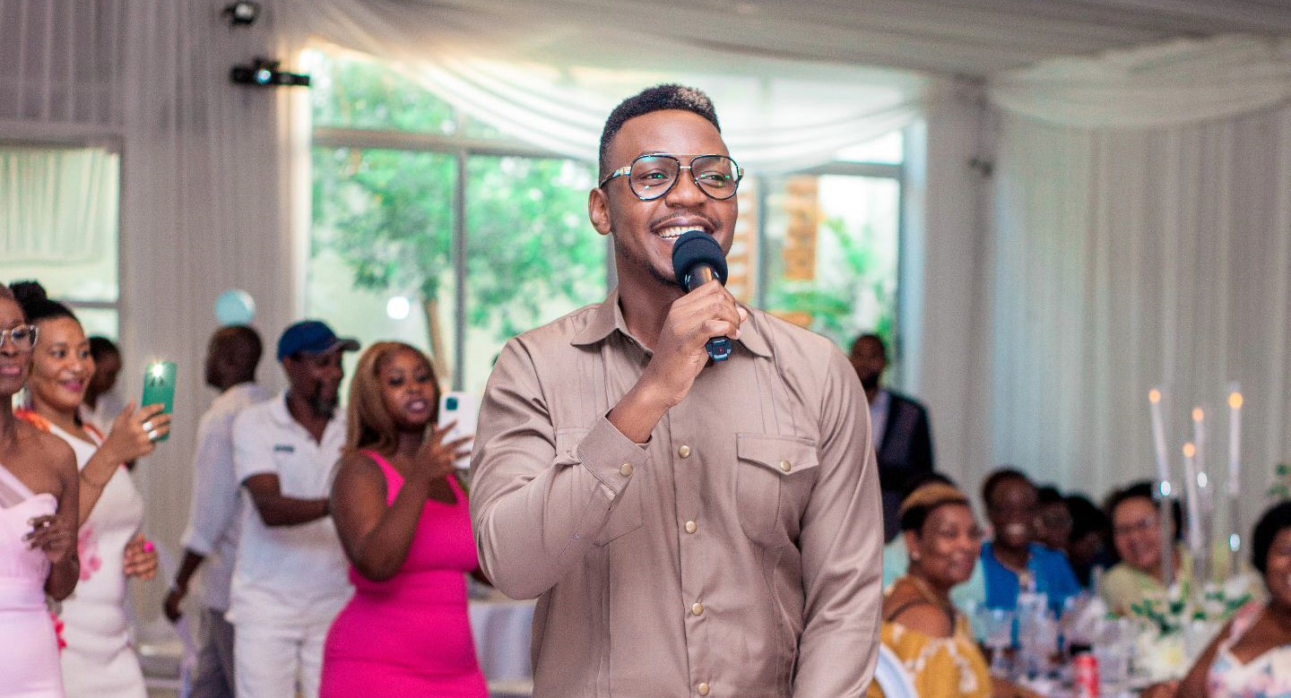 Ubakka diz por que não actua em muitos eventos e anuncia um grande show a solo