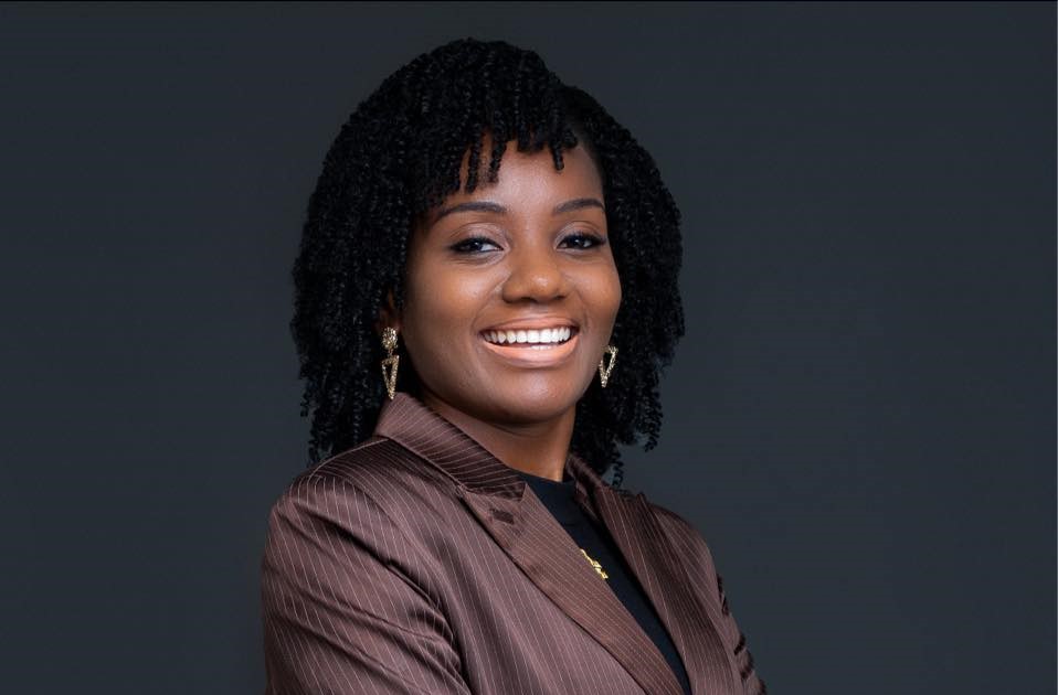 Zaira Bila lança o Livro “Erga-se: Em cada tribulação, há uma bênção”