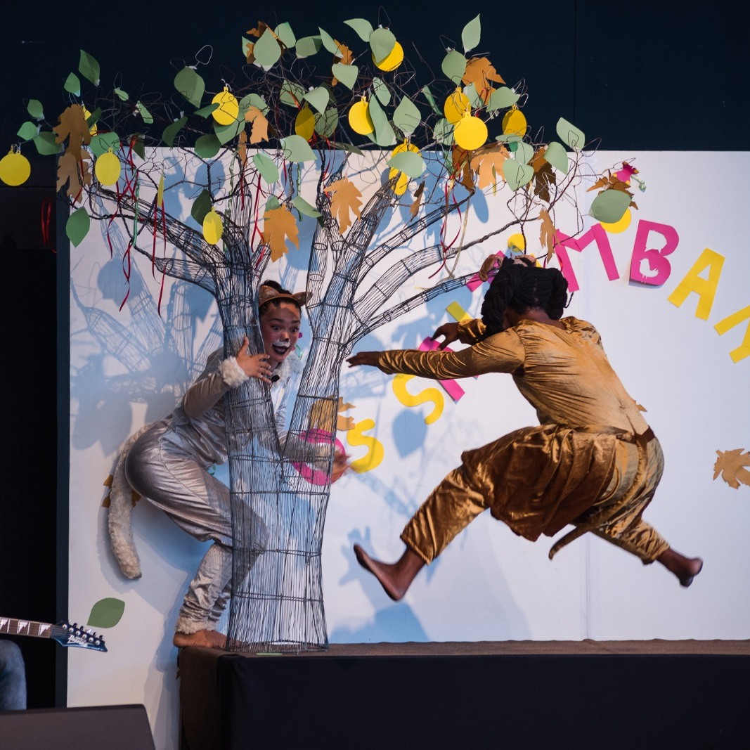 Tp50 repõe “os saltimbancos” para celebrar a quinzena da criança 