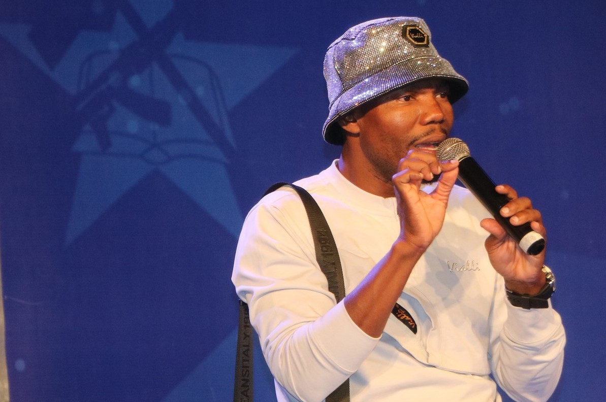 Problema de voo atrapalha a reconciliação entre Refiller Boy e Tio Bonito