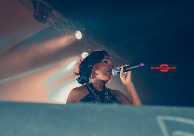 Anna Joyce canta e encanta milhares de pessoas na Matola (Moçambique)