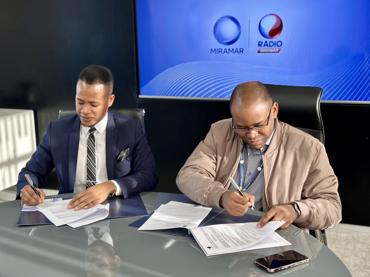 Eduardo Júnior é a nova cara da TV Miramar