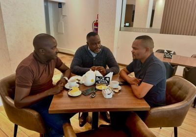 Jorge Ribeiro visto a entrar nas instalações da TV Sucesso