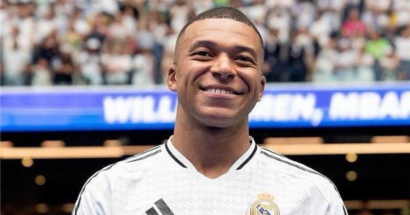 Adeptos moçambicanos felizes com a apresentação do Mbappé no Real Madrid Adeptos moçambicanos felizes com a apresentação do Mbappé no Real Madrid
