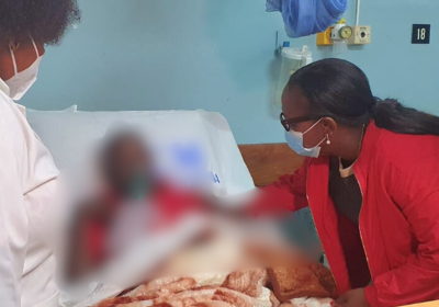 Ministra da Cultura e Turismo visita Dilon Djindji no Hospital Central de Maputo