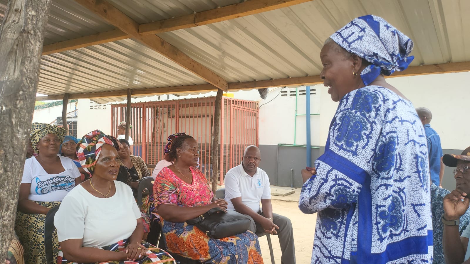 Equipa da Paulina Chiziane agredida por seguranças de uma Igreja em Maputo