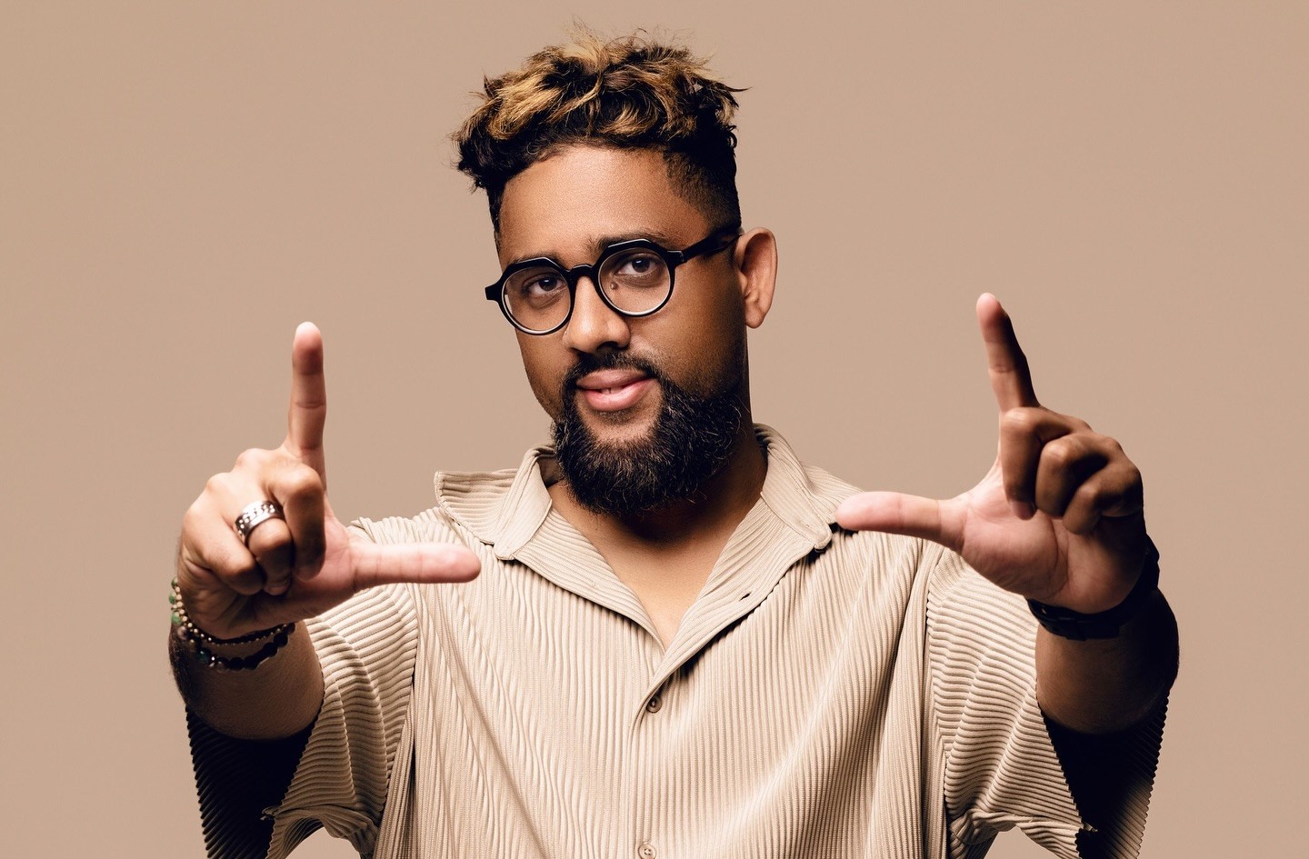 DJ Faya doa instrumentos musicais à Orquestra da ECA