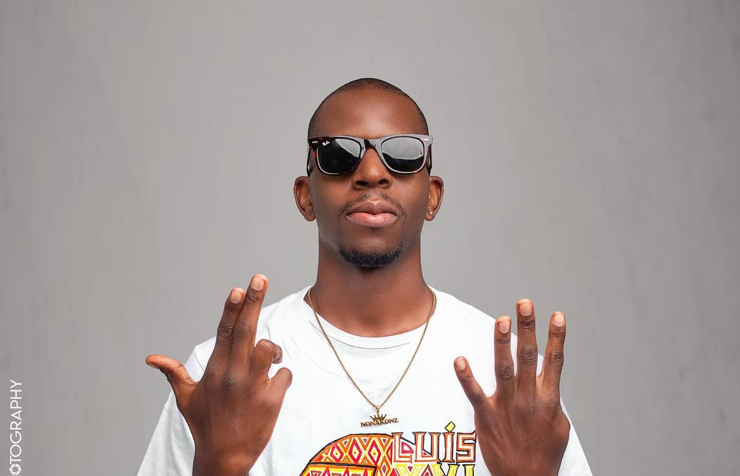 16 Cenas lança o vídeo “Rap G€noc!d!o” com Sleam Nigga