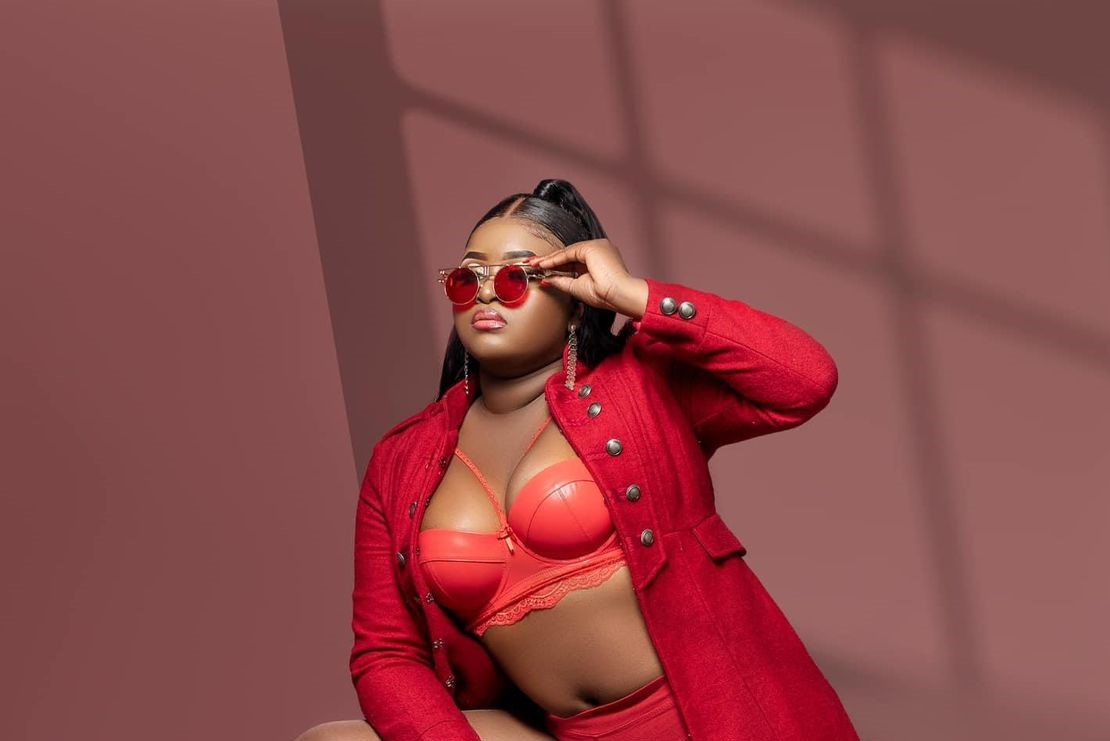 Mara Fernandes fala da música “Guiranhana” e fala sobre os desafios da carreira solo