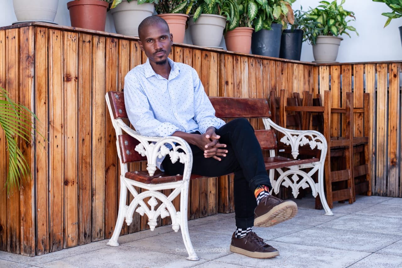 Eduardo Quive e Chimamanda Adichie juntos numa oficina criativa pan-africana 