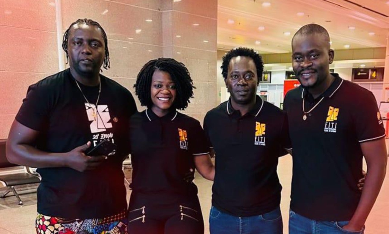 Grupo de Teatro Girassol já no Brasil