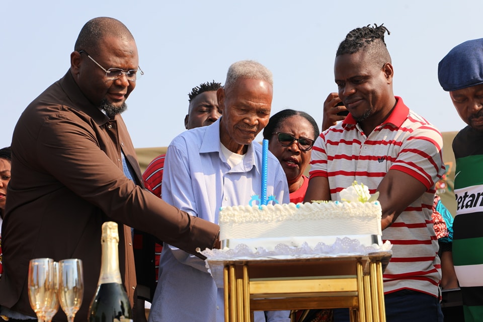 Xidiminguana é homenageado pelo Conselho Municipal de Maputo