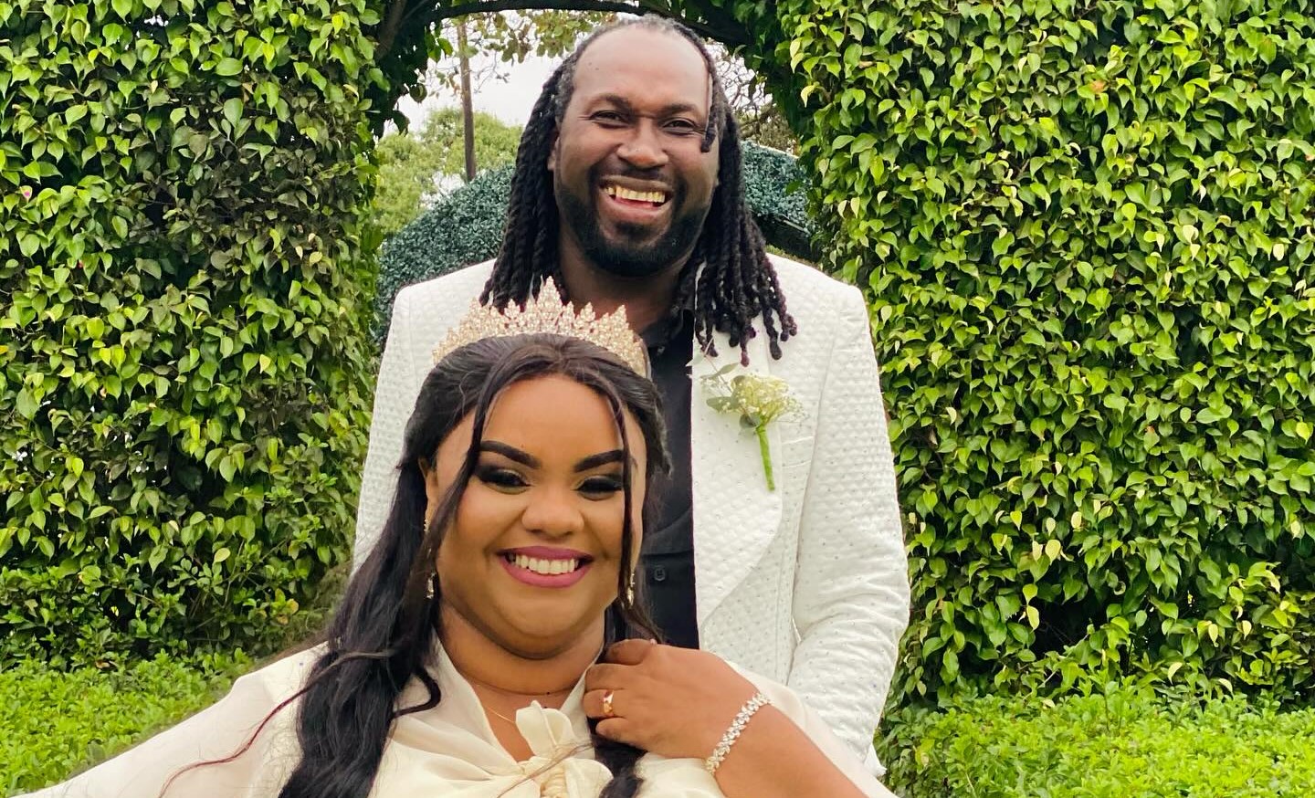 DJ Júnior e Malu Gomes comemoram 10 anos de casamento 