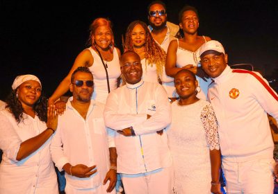 Artistas e influenciadores passeiam pela baía de Maputo