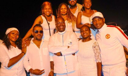 Artistas e influenciadores passeiam pela baía de Maputo