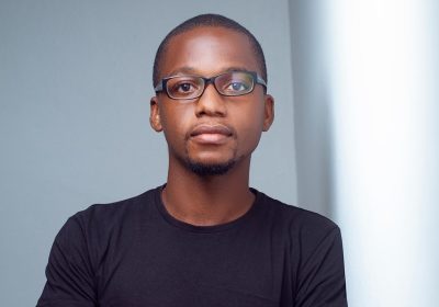 Leitura e Conversa sobre o livro “Névoa Na Sala”, de Mélio Tinga no Camões