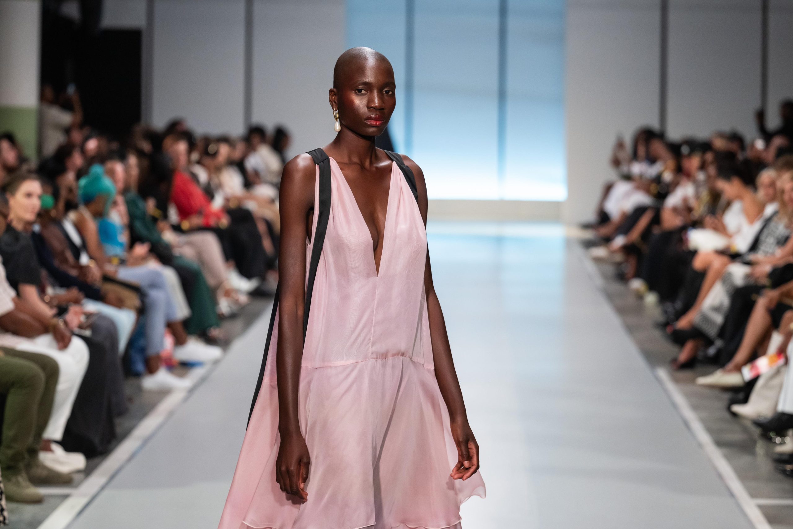 Salina Novela brilha no South African Fashion Week 2024