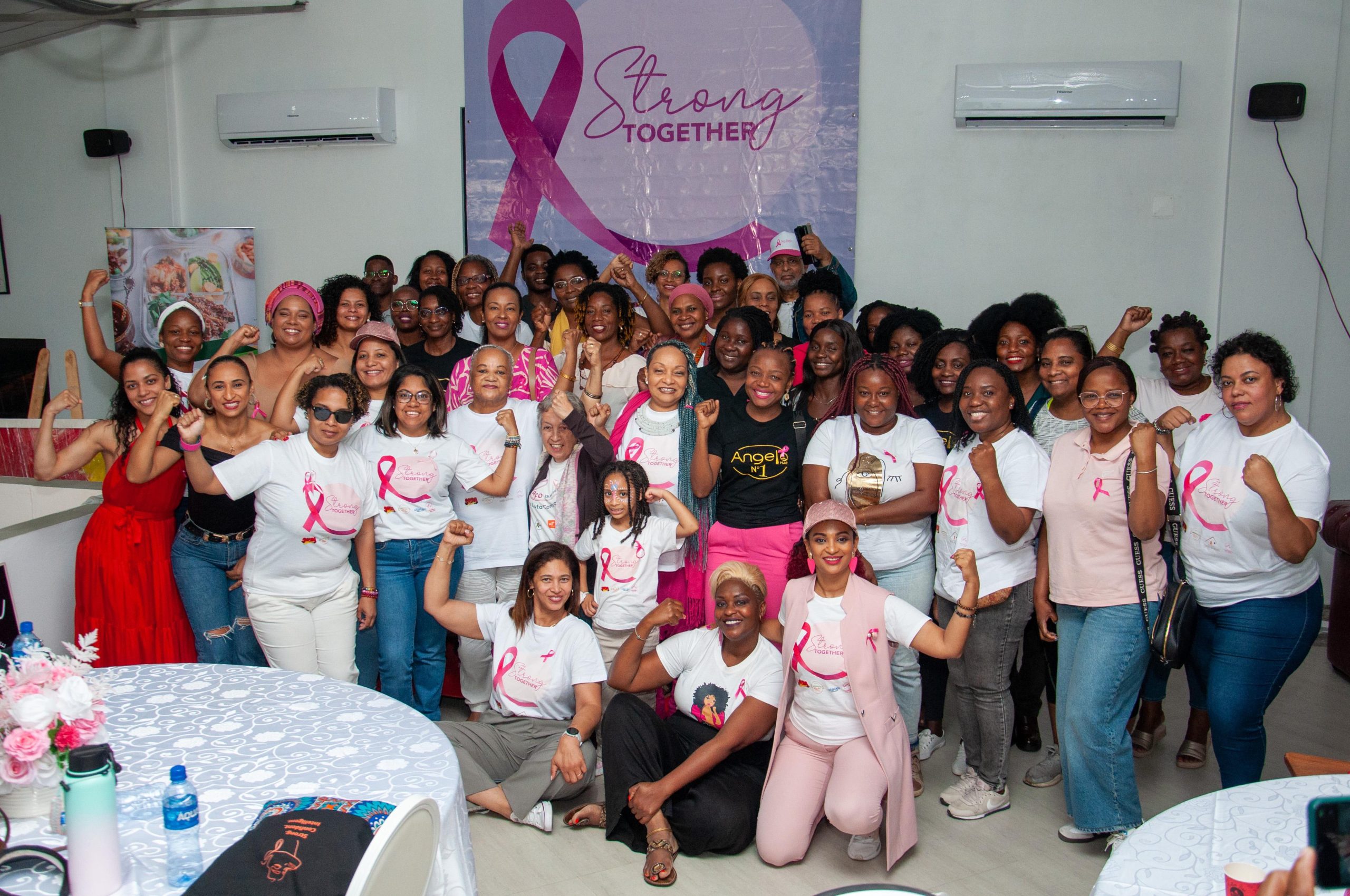 Evento STRONG TOGETHER alusivo ao Outubro Rosa  reúne cerca de 100 pessoas