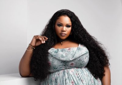 Após sumiço, Júlia Duarte agita o País com “Cão”