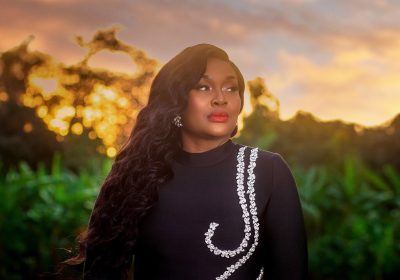 “Se todos estivermos de mãos dadas, as armas estarão no chão” – Lizha James