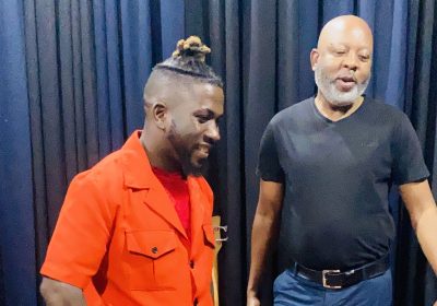 Mr. Xikheto realiza o sonho de cantar com seu ídolo General Muzka