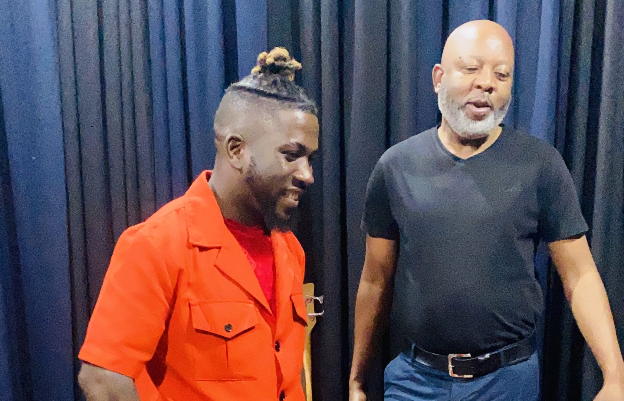 Mr. Xikheto realiza o sonho de cantar com seu ídolo General Muzka